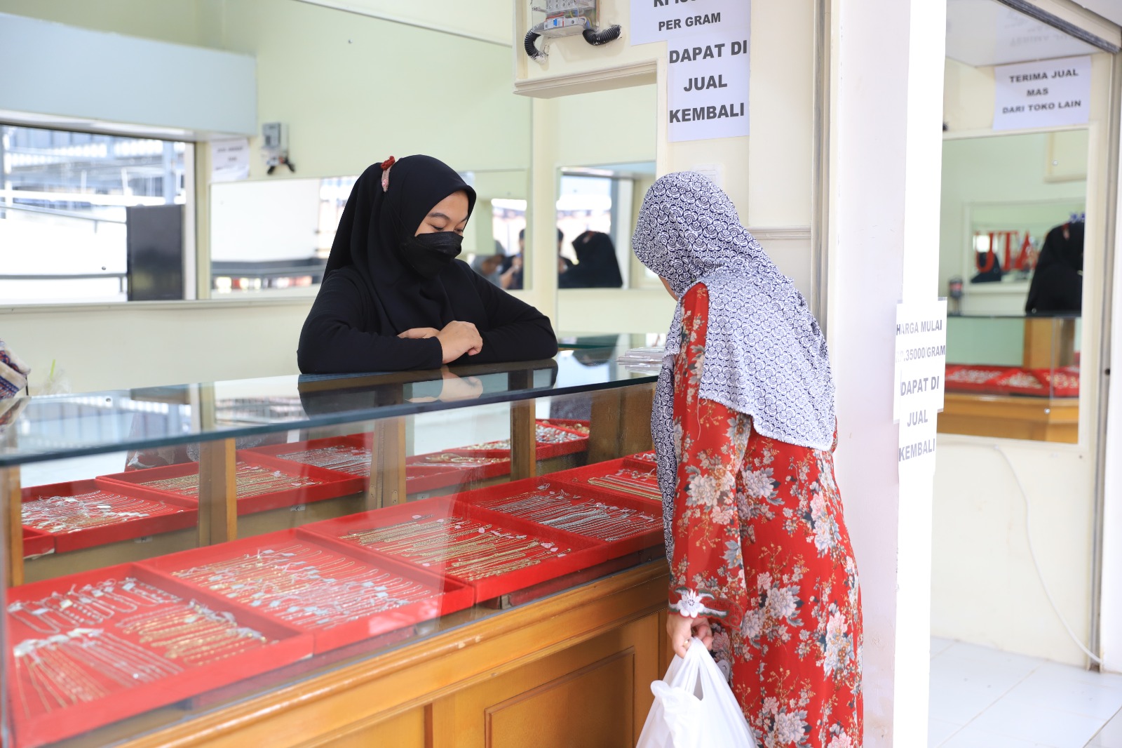 pasar-anyar-tangerang-kian-lengkap-toko-emas-resmi-beroperasi-kembali