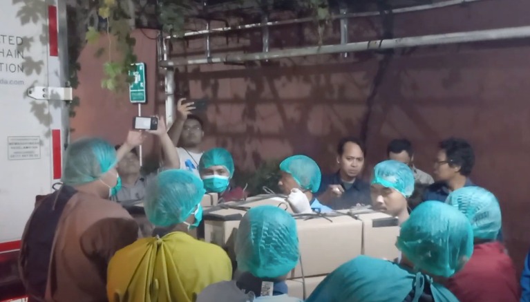 dukung-ketersediaan-obat-medis-pmi-kota-tangerang-kirimkan-ratusan-liter-plasma-darah-fraksionasi
