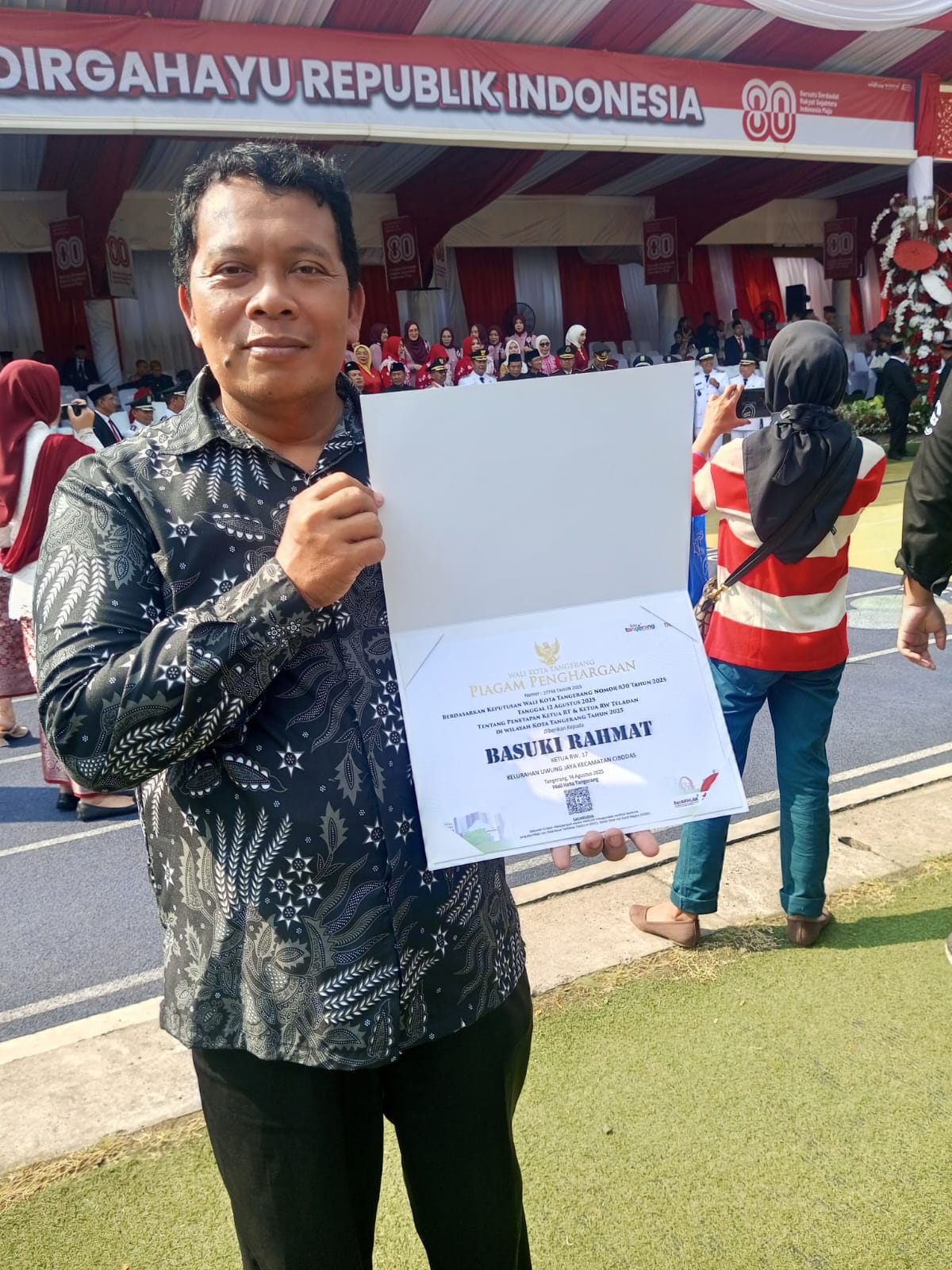 pemkot-tangerang-berikan-penghargaan-104-rt-rw-teladan-di-momen-hut-ke-80-ri