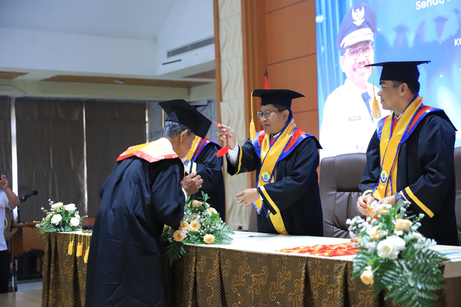pemkot-tangerang-wisuda-390-peserta-sekolah-lansia-bukti-nyata-semangat-belajar-sepanjang-hayat