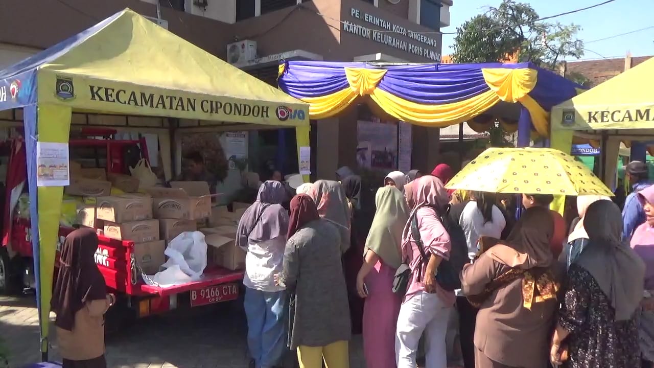 masyarakat-kota-tangerang-antusias-manfaatkan-gerakan-pangan-murah-serentak-nasional-di-13-kecamatan