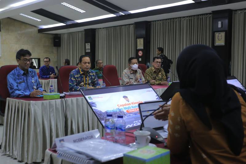 Paparkan Evaluasi Capaian Kinerja Triwulan I, Dr. Nurdin Tuai Apresiasi dari Evaluator